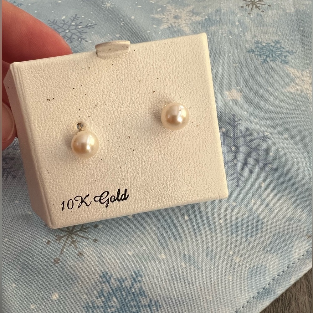 ✨SALE✨ Brand New 10k Gold Pearl Earrings-NEVER worn